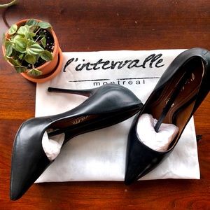 BRAND NEW Black leather heels